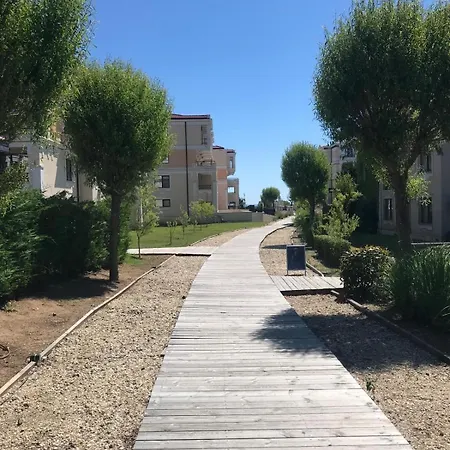 Apartman студио комфорт, смокиня,созопол,затворен комплекс,4 басейна, 1-ва линия море Szozopol