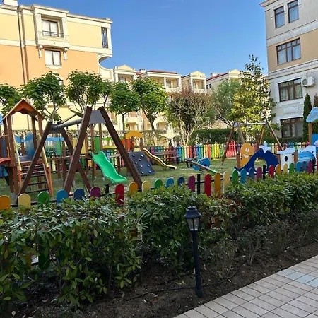 Apartman студио комфорт, смокиня,созопол,затворен комплекс,4 басейна, 1-ва линия море Szozopol
