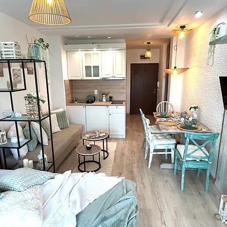 Apartman студио комфорт, смокиня,созопол,затворен комплекс,4 басейна, 1-ва линия море